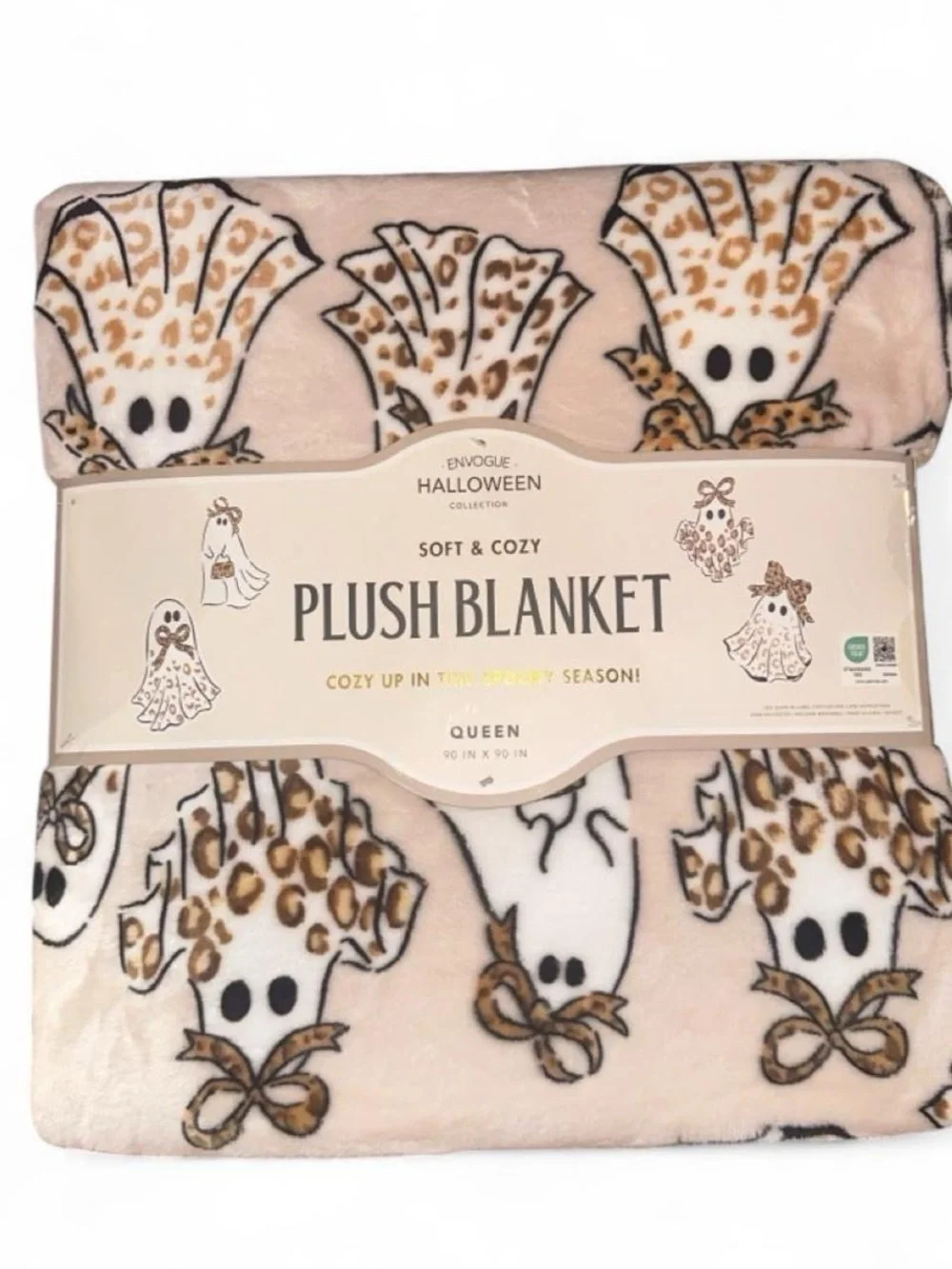 Envogue Plush Halloween Blanket in Beige with Leopard Ghosts